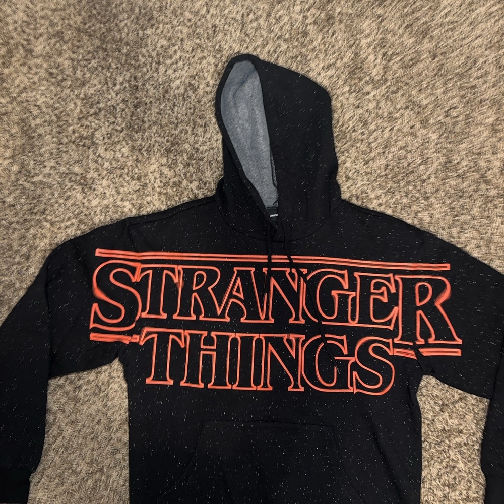 Stranger Things Netfix Medium Unisex DumbGood Excellent Condition🔥